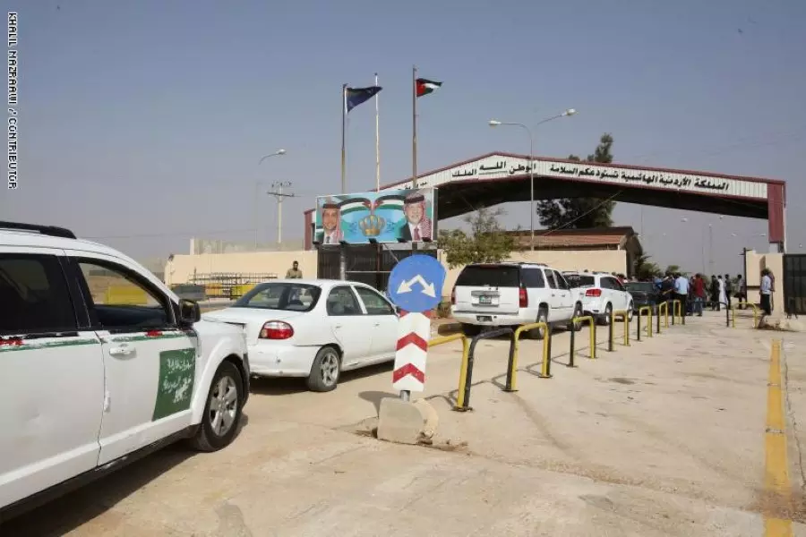 الجمارك الأردنية تمنع مرور "الدخان" إلى سوريا عبر "جابر"