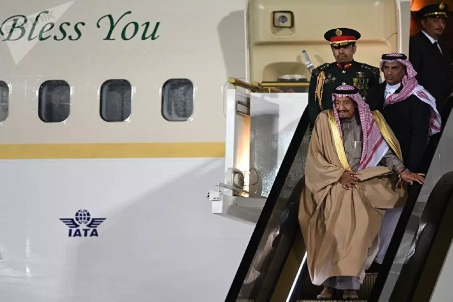 سلمان بن عبد العزيز يصل موسكو ويعرب عن سعيه لتحقيق الأمن والسلم الدوليين