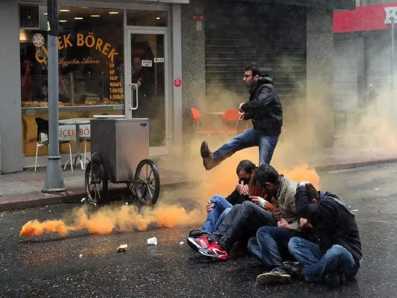 تحذيرات للأجانب في اسطنبول من التجمعات و التنقل الغير الضروري