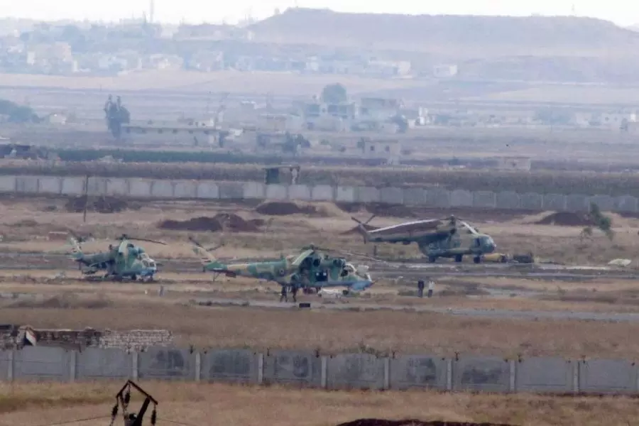 مرصد طيران لـ شام: نظام الأسد يعزز طائراته الحربية والمروحية في مطار حماة وينقل خمس مروحيات لمدرسة المجنزرات