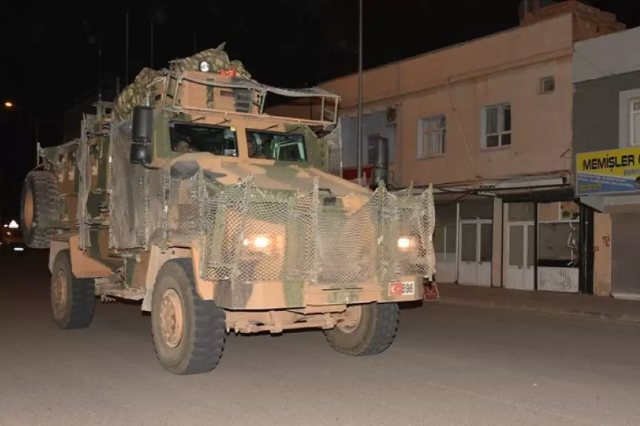 الجيش التركي يدفع بتعزيزات عسكرية إضافية للحدود مع سوريا