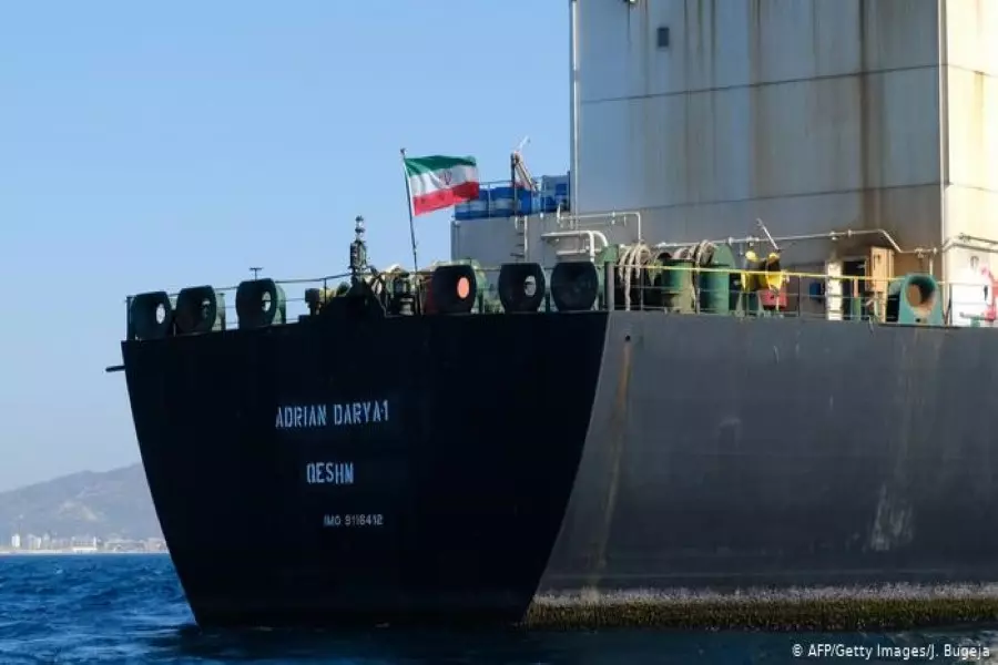 إيران غيرت أسماء ثلاث ناقلات نفط عملاقة لتجاوز العقوبات الأمريكية