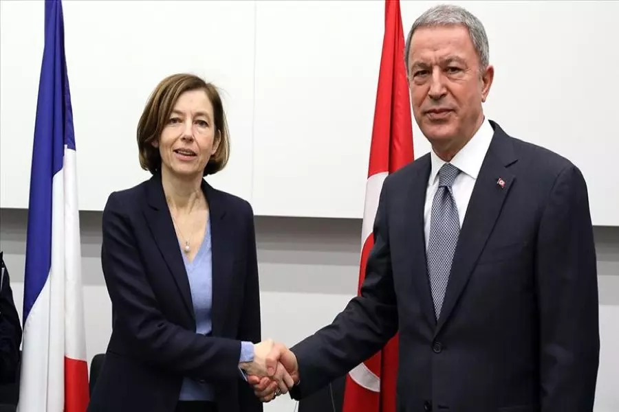وزيرا دفاع تركيا وفرنسا يبحثان تطورات ملفي سوريا وليبيا
