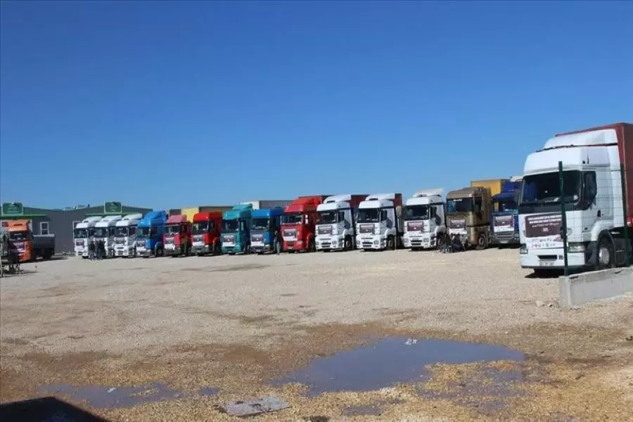 خلال 30 يوم .... أكثر من 900 شاحنة محملة بالمواد الإغاثية لآلاف الأسر الحلبية
