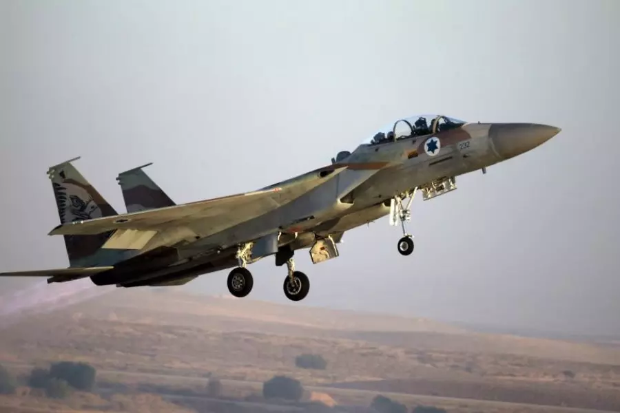 الاحتلال الإسرائيلي يعلن قصف عشرات الأهداف الإيرانية في سوريا وإحباط قدراتها