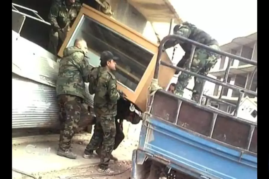 عملية تعفيش تطال منطقة عسكرية تابعة لجيش النظام قرب دمشق