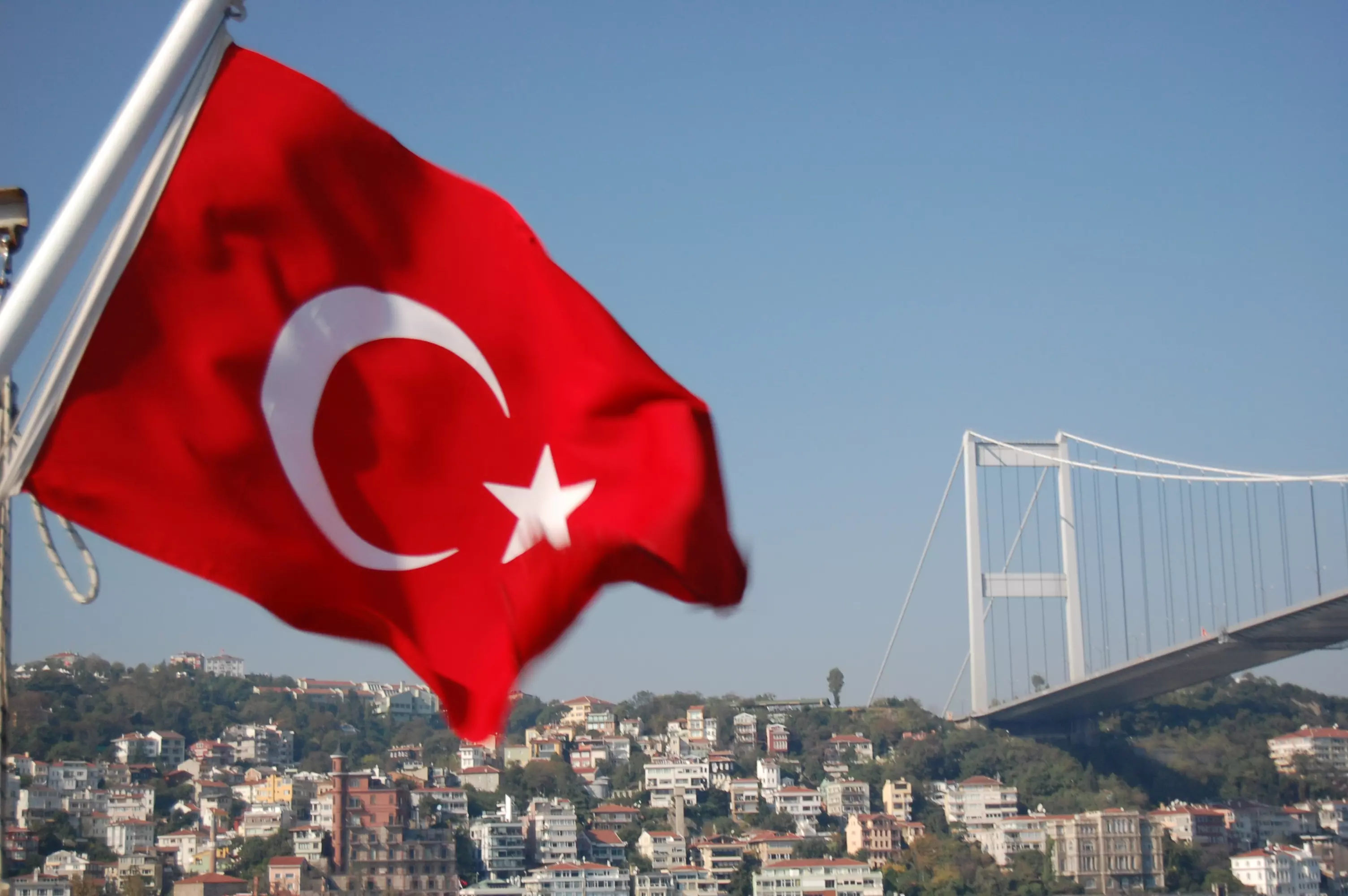 ليسوا بـ"عالة" ... اللاجئون السوريون في تركيا وراء الارتفاع المفاجئ للنمو في الاقتصاد
