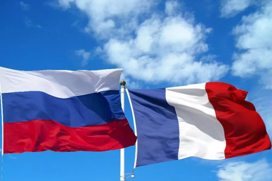 فرنسا وروسيا تجريان مشاورات بشأن الوضع بسوريا