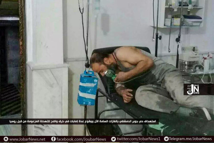قوات الأسد تخرق الاتفاق في الغوطة الشرقية ... قصف صاروخي وبالغازات السامة