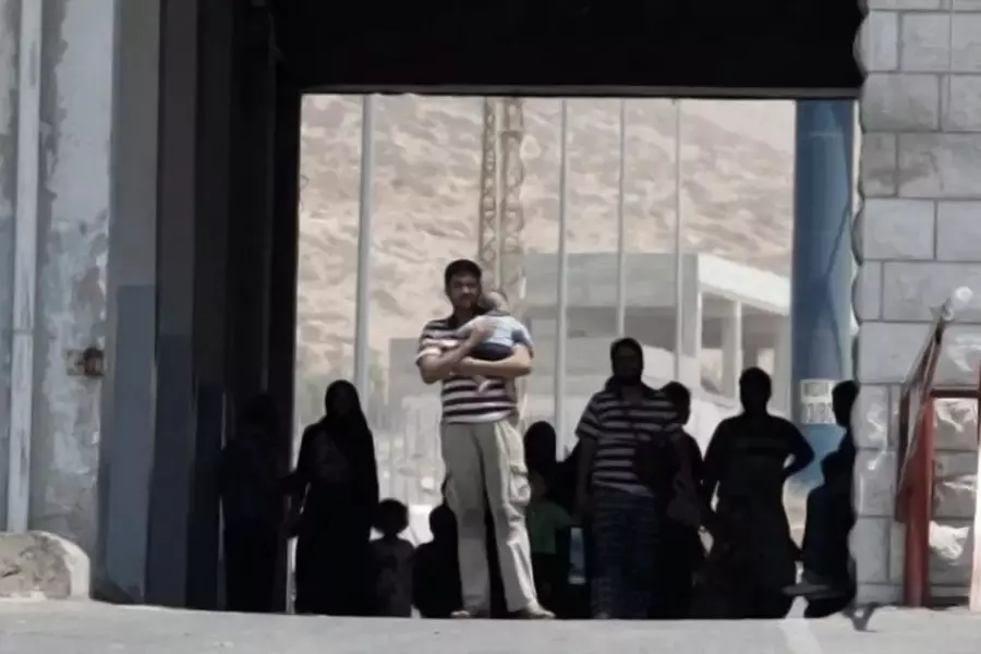 تقرير لـ "الشبكة السورية" يرصد منع النظام مئات المواطنين العودة من لبنان إلى وطنهم