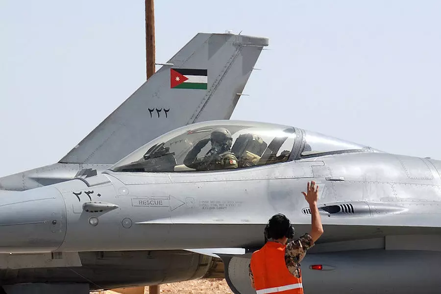 الجيش الأردني يعلن عن استهداف مواقع لتنظيم الدولة جنوب سوريا