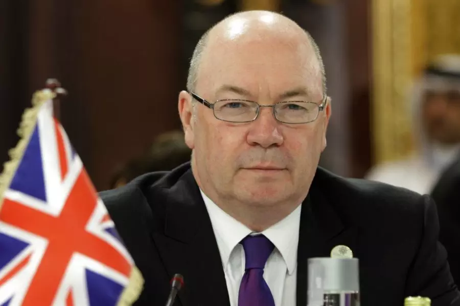 وزير بريطاني يشيد بتطبيق دعمته بريطانيا في انخفاض نسبة الضحايا في المناطق المحررة
