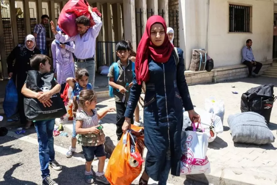 فرنسا تفرض "دورات اندماج في المجتمع" على اللاجئين السوريين
