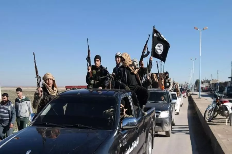 بي بي سي: "قسد" أبرمت اتفاقا مع تنظيم الدولة أفضى لخروج مقاتليه من مدينة الرقة برفقة عوائلهم