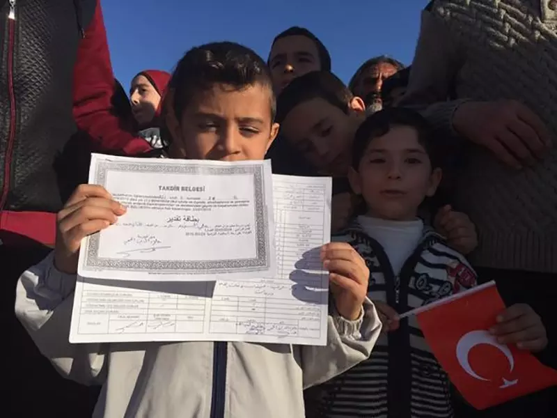 الطلاب السوريين يحتفلون باستلام شهادات نصف العام الدراسي في تركيا