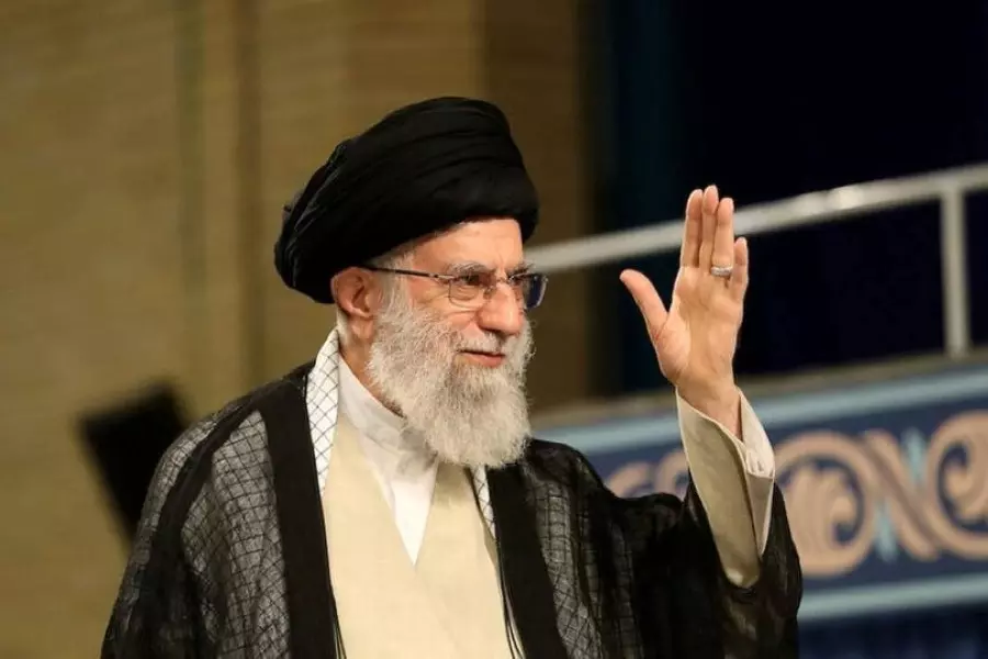 خامنئي مهدداً: إيران ستواصل تقليص التزاماتها النووية