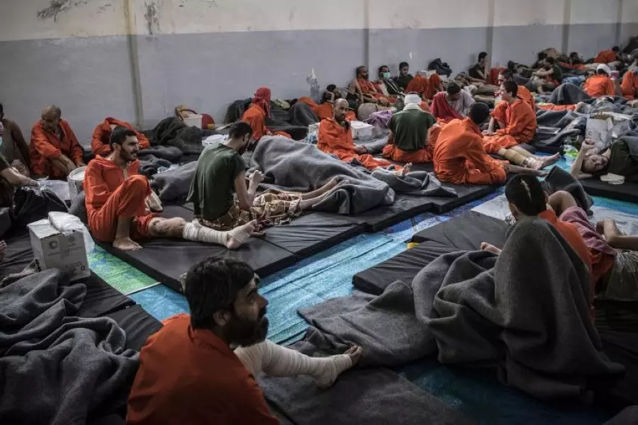 نيويورك تايمز: 10 آلاف معتقل من داعش يشكلون خطرا على القوات الأمريكية بسوريا