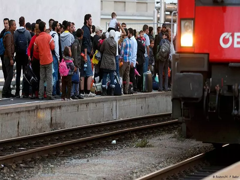 قبل يوم من تطبيق السجن لمن يتجاوز حدودها .. 6 آلاف مهاجر يدخولون المجر
