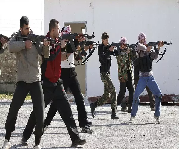 بريطانيا ترسل عسكريين إلى تركيا لتدريب المقاتلين السوريين