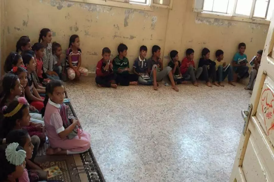 هاجس تعليم اللغة الكردية في مدارس الرقة يثير قلق مسؤولي "قسد" العرب