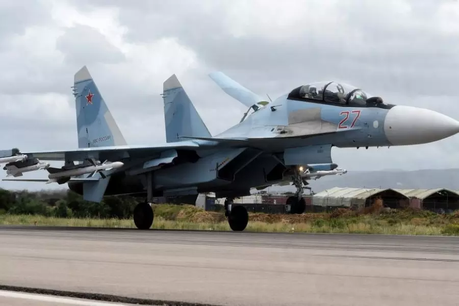 فايننشال تايمز: تحقيق أممي حول إرسال 8 طائرات حربية روسية من سوريا إلى حفتر بليبيا