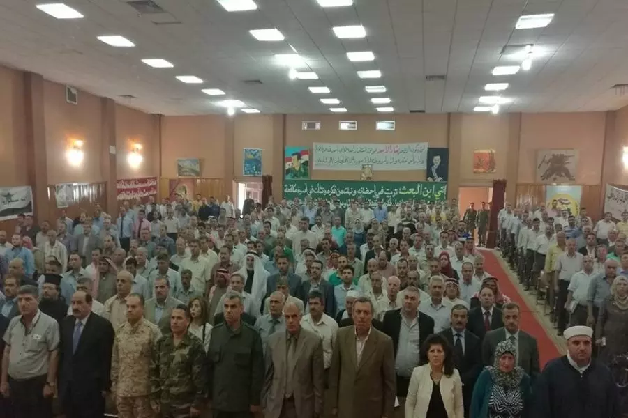 مسؤولون بنظام الأسد برفقة ضابط روسي يجتمعون في درعا