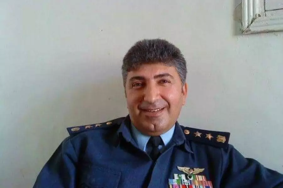 اعتقل لرفضه قصف المدنيين ... استشهاد طيار منشق تحت التعذيب بسجون النظام