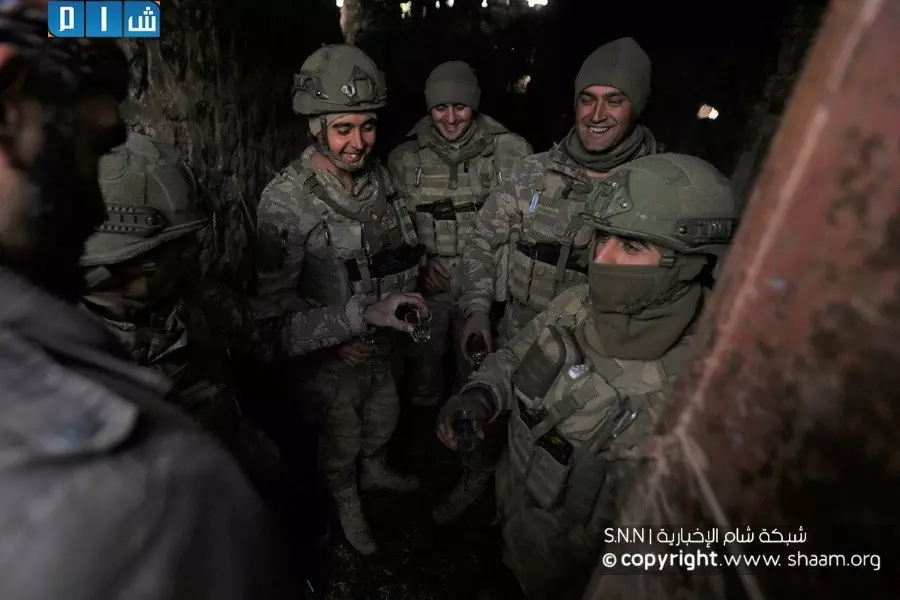 استشهاد جنديين تركيين وإصابة خمسة آخرين بقصف جوي روسي قرب قميناس بإدلب