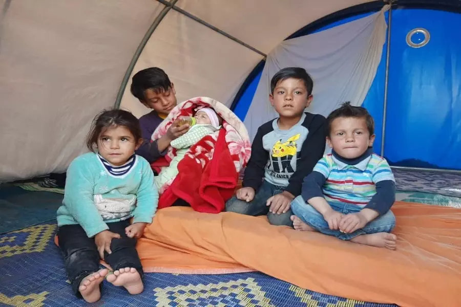 تأمين حليب الأطفال يؤرق الأسر النازحة في مخيمات أطمة بإدلب