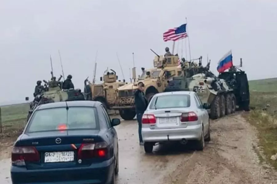 قوات أمريكية تغلق الطريق أمام دورية روسية بريف الحسكة وتجبرها على العودة