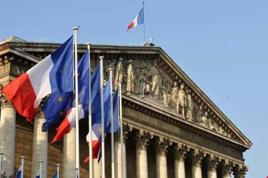 سجن فرنسية بتهمة "التعامل مع إرهابيين مجرمين" في سوريا والعراق