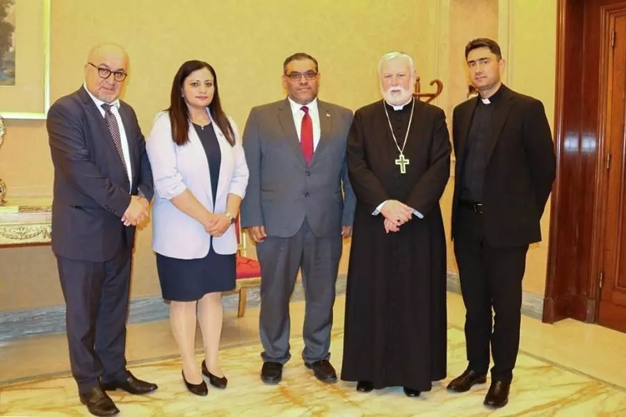 رئيس الائتلاف يلتقي وزير خارجية الفاتيكان في إطار حملة دولية لحشد الدعم للشعب السوري