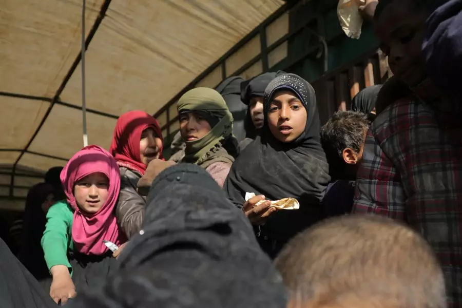 "قسد" تنوي إخراج أكثر من 800 طفل وامرأة من مخيم الهول