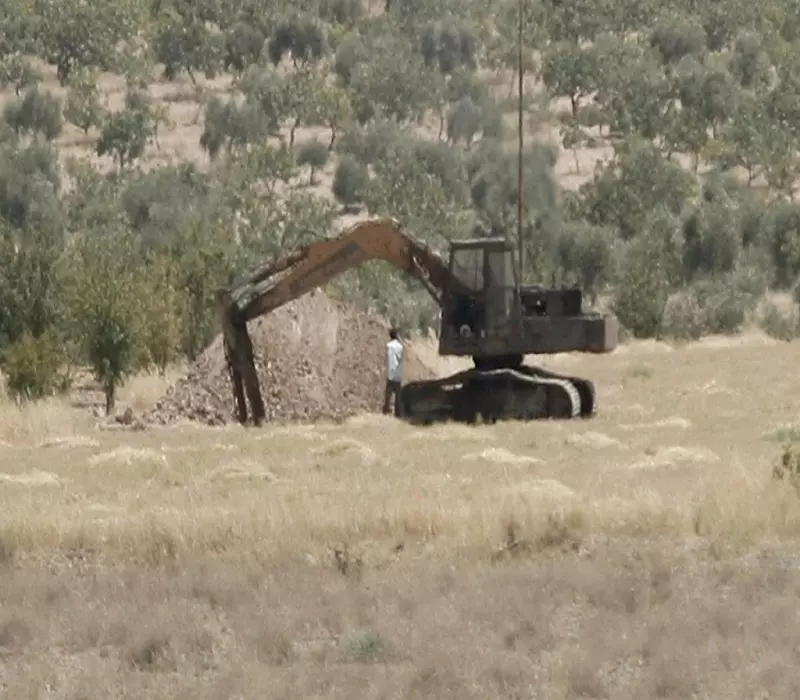 تنظيم الدولة... يحفر خنادق جديدة بمحاذاة الحدود التركية