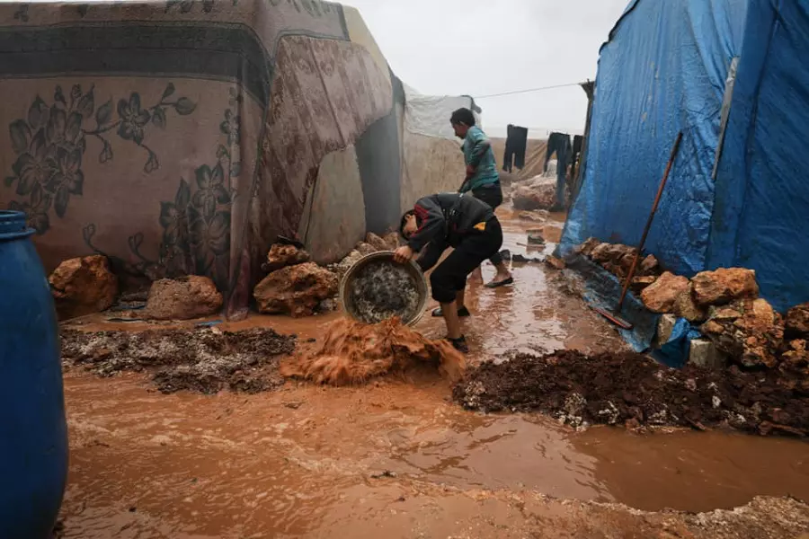 تسجيل أول وفاة لطفل إثر الهطولات المطرية بمخيمات شمالي إدلب