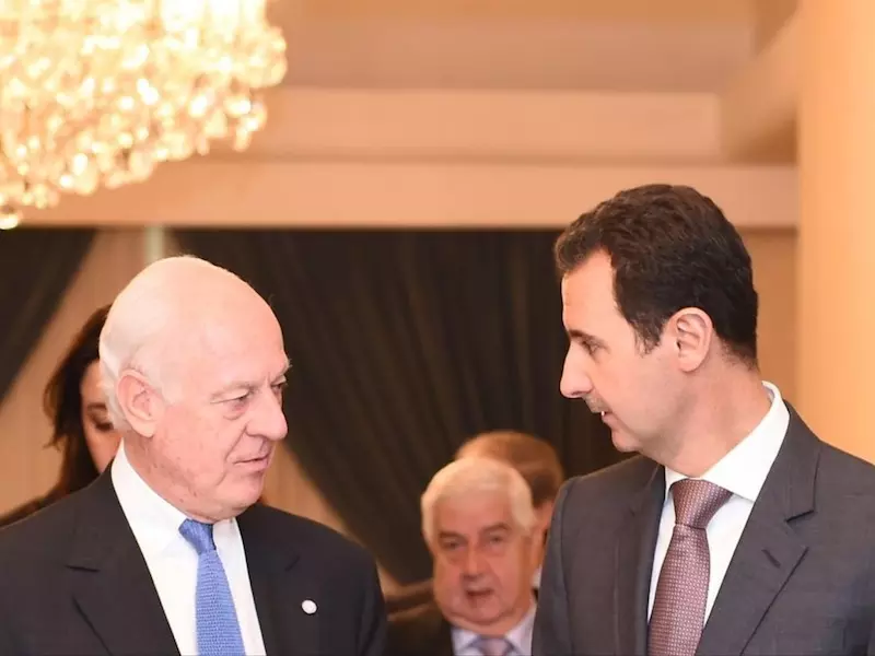 رياح تسوية لإنقاذ ما تبقى من نظام الأسد