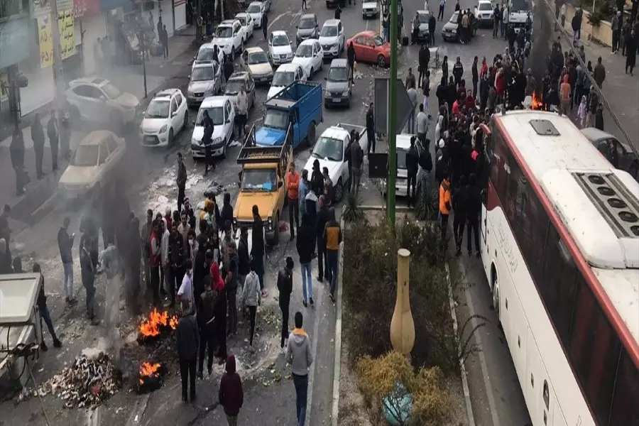 توسع الاحتجاجات في إيران وارتفاع عدد القتلى إلى 20