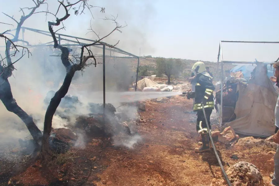 حريق يودي بحياة ثلاثة أطفال في مخيم شمالي إدلب