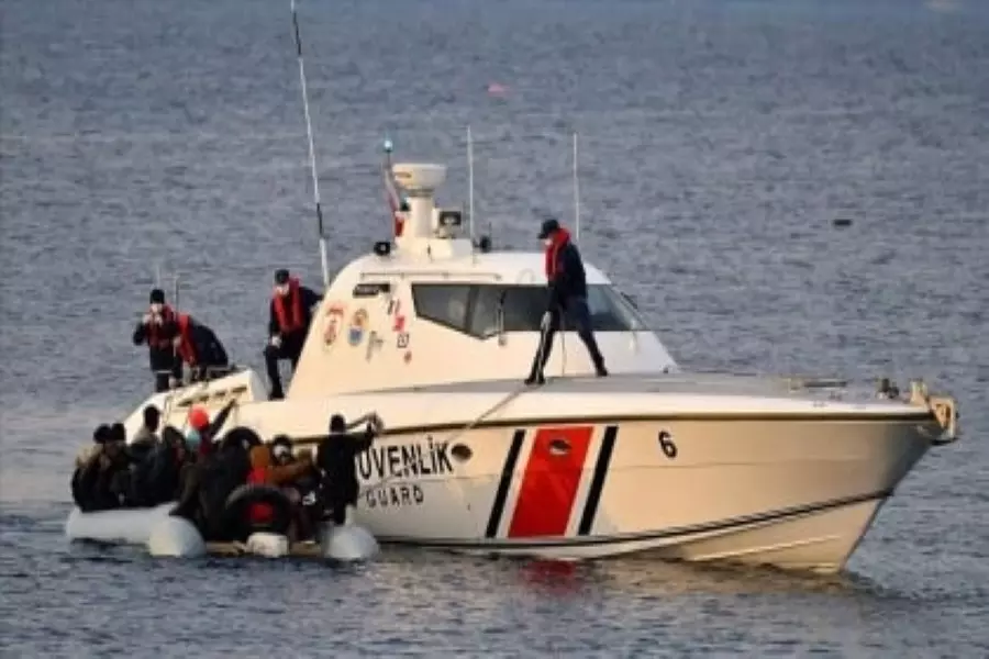 خفر السواحل التركي ينقذ 21 سوريا دفعتهم اليونان باتجاه المياه الإقليمية التركية