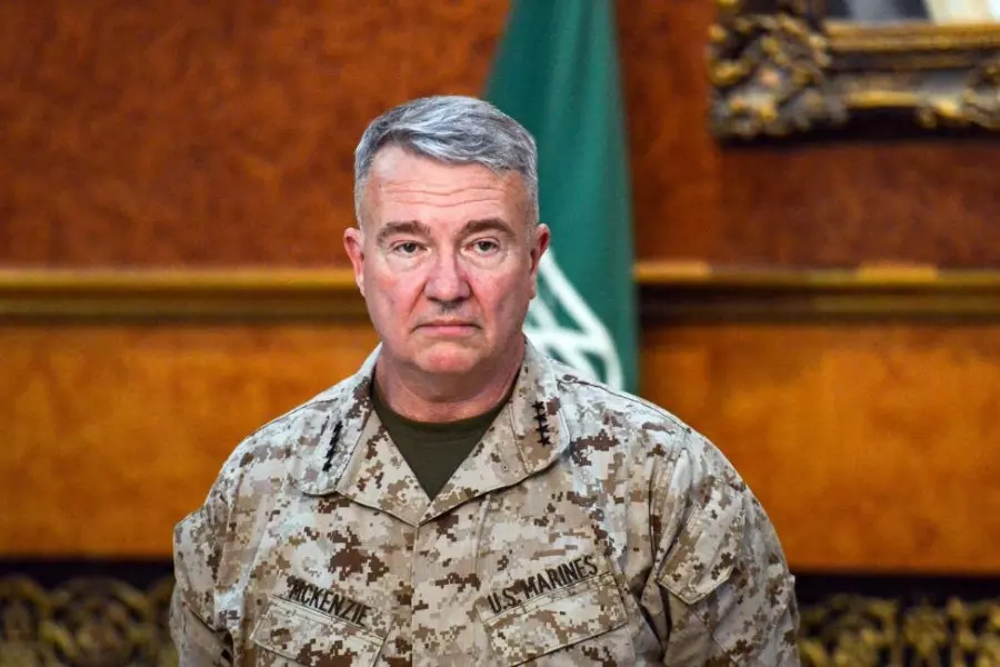 مع وجود طويل الأمد ... الجنرال ماكينزي يؤكد عزم بلاده تخفيض قواتها في سوريا والعراق