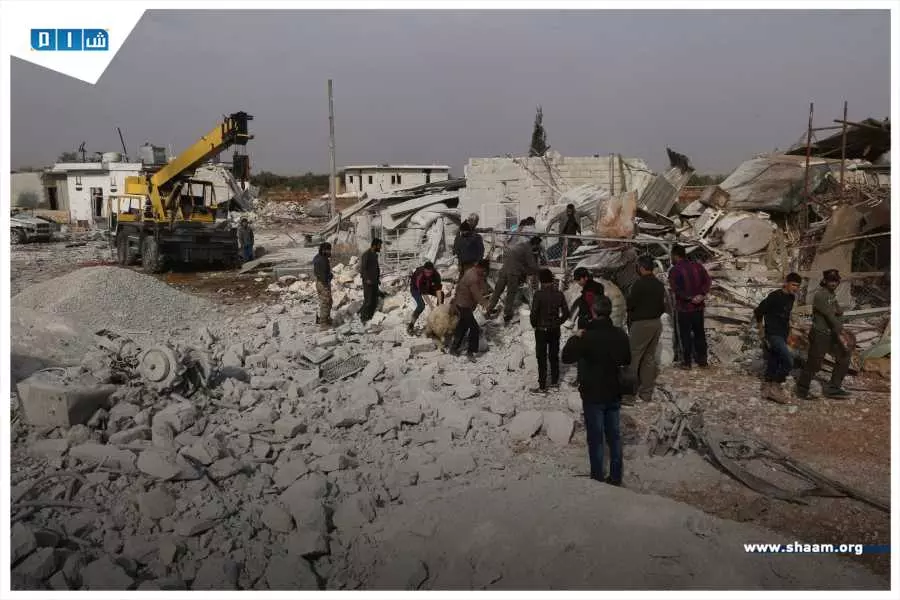 ثلاث شهداء مدنيين بقصف جوي روسي على قرية معارة النعسان بإدلب