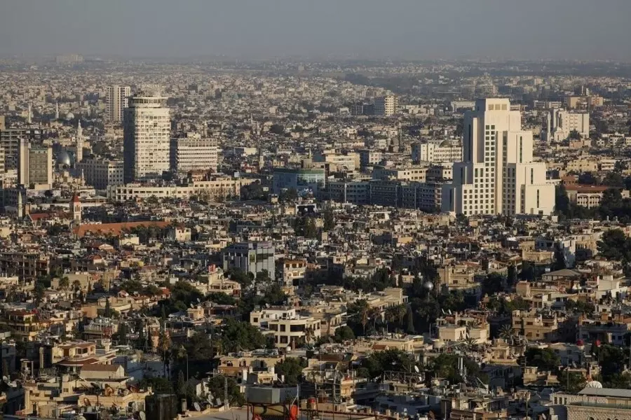 استكمالاً لتوسيع نفوذها ... إيران تفتتح مركزاً تجارياً وسط دمشق