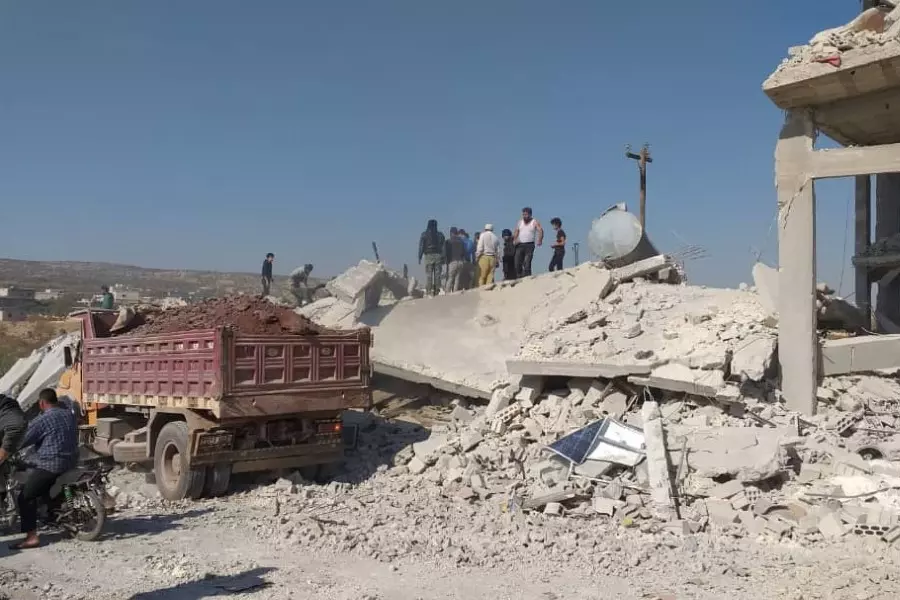 شهيدان وجرحى بقصف روسي على قرية شنان بإدلب