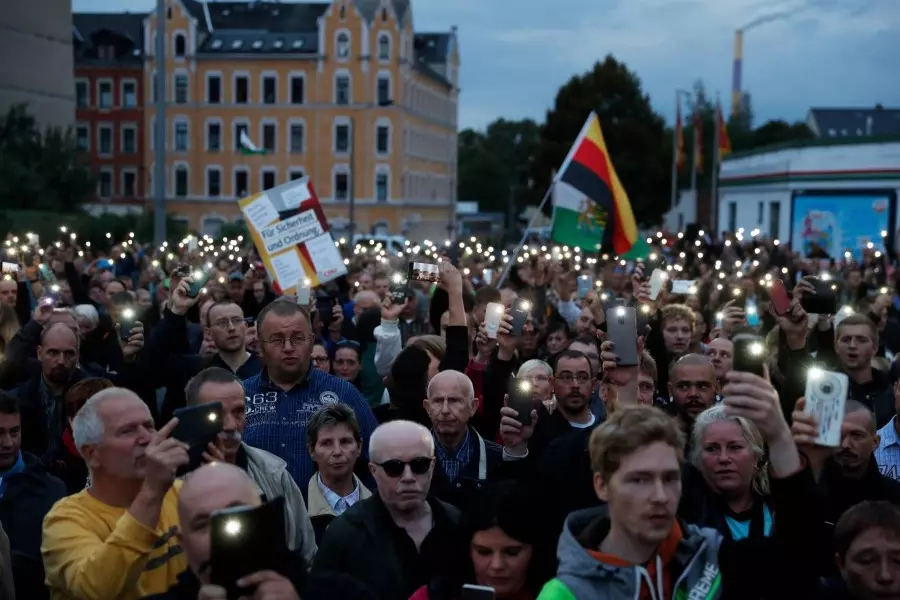 18 جريحا في صدامات خلال تظاهرات بين مؤيدين ومعارضين للهجرة في ألمانيا