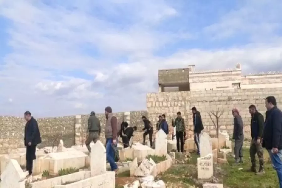 ميليشيات النظام تدنس مقابر الشهداء في بلدة "حيش" جنوب إدلب