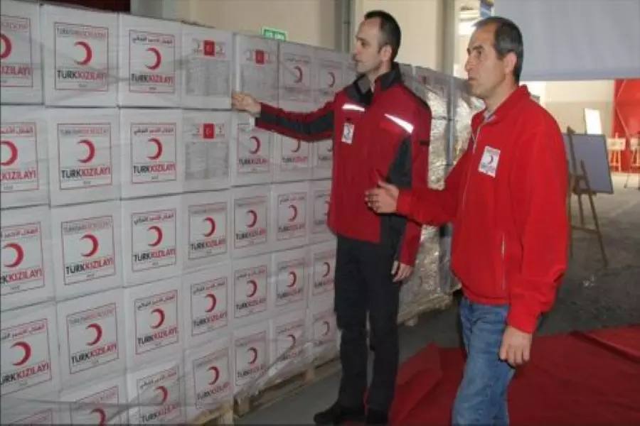 الهلال الأحمر التركي يرسل عشرات الشاحنات المحملة بالمساعدات للمناطق المحررة شمال سوريا