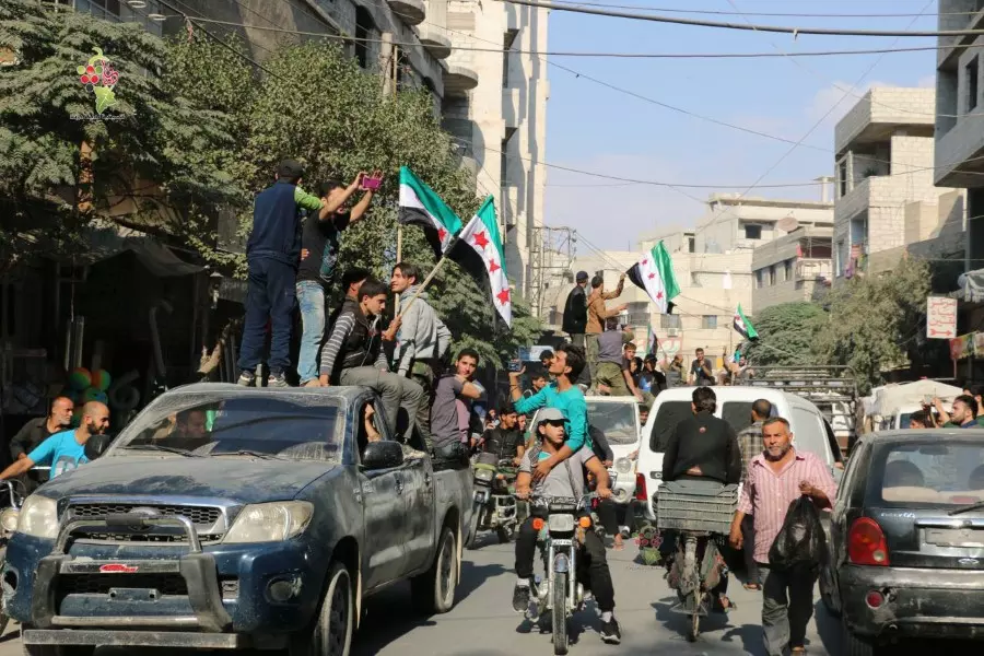الغوطة لا زالت تغلي .. مظاهرات جديدة في مدن وبلدات الشرقية مطالبة بحل الخلافات والتوحد