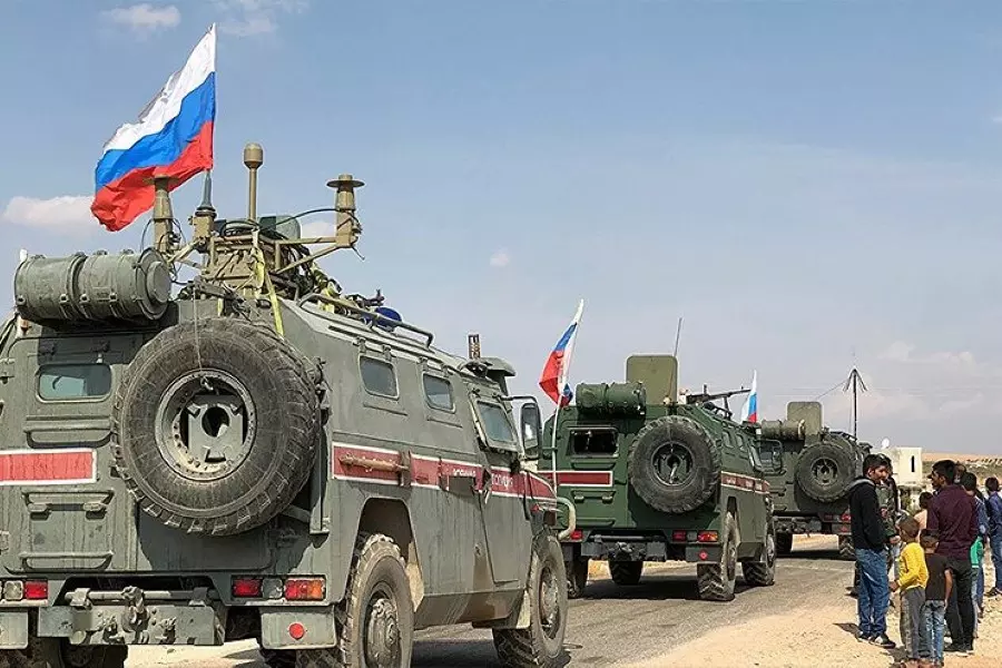 الدفاع الروسية تنشر وحدات من الشرطة العسكرية في مدينة عين عيسى شمال شرق سوريا