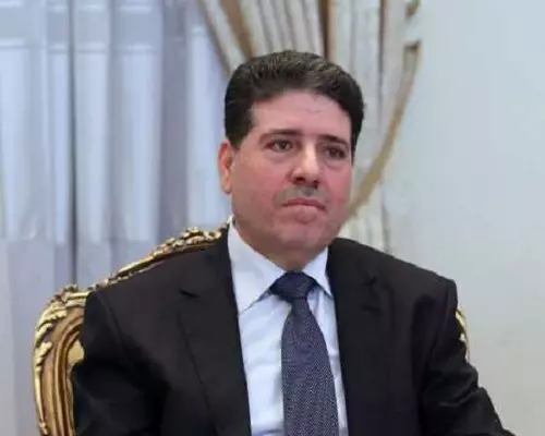 رئيس حكومة نظام الأسد ... يقيل عدد كبير من الموظفين والعاملين بتهمة الفساد