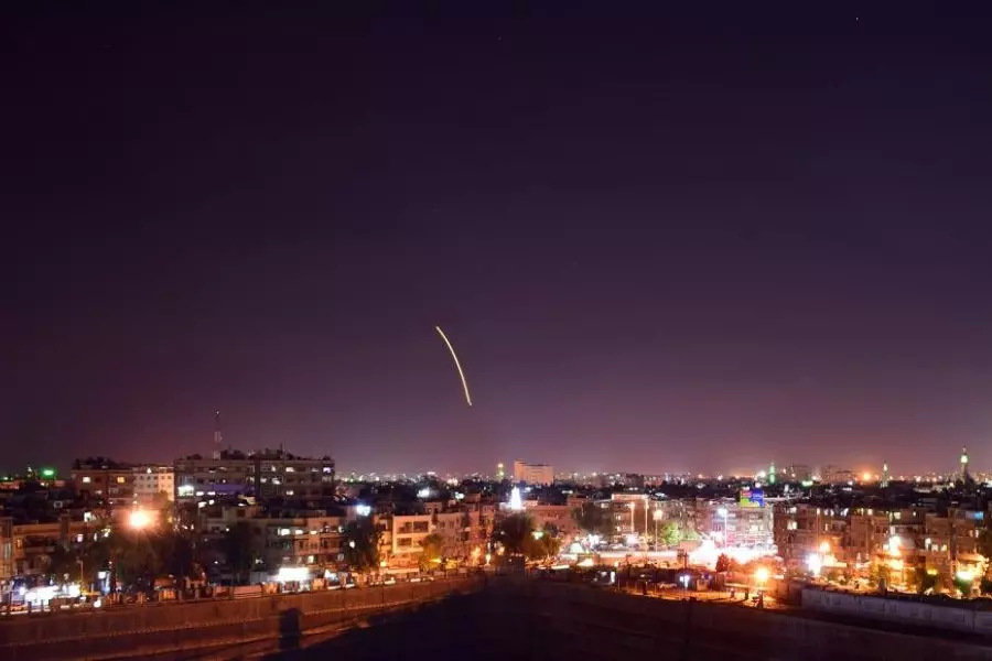 نتنياهو يتحدث عن استهداف منشآت عسكرية إيرانية وسورية قرب دمشق